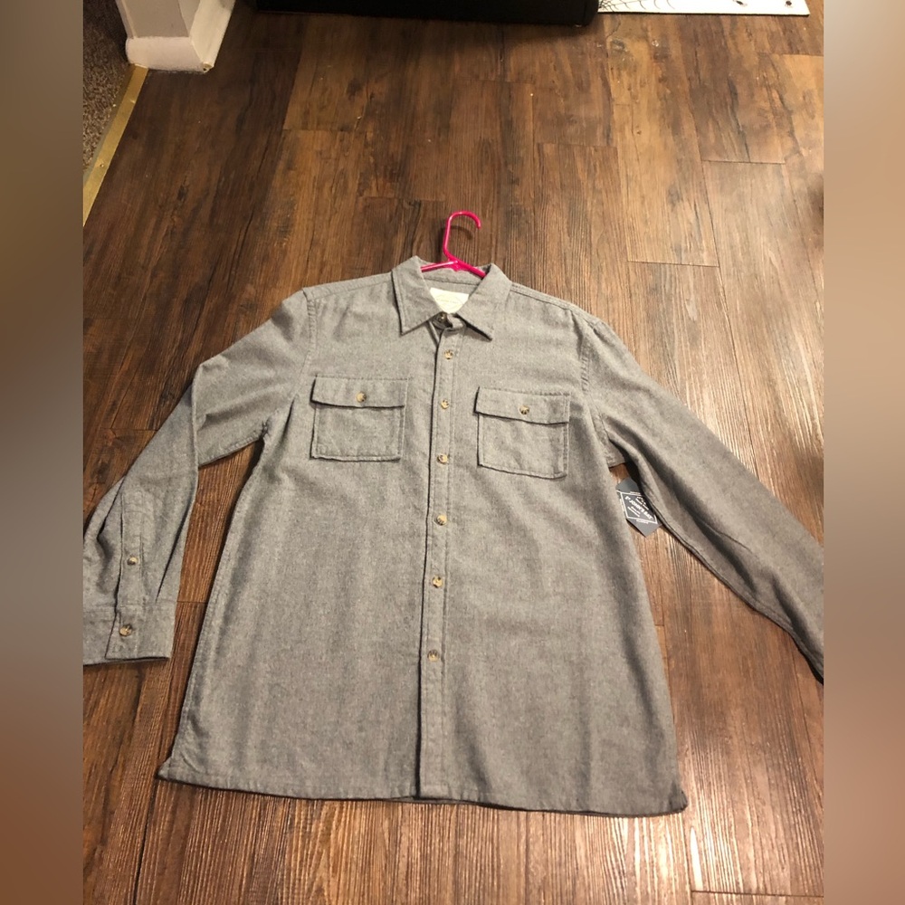 St John’s Bay casual dress shirt 100% cotton -Medium